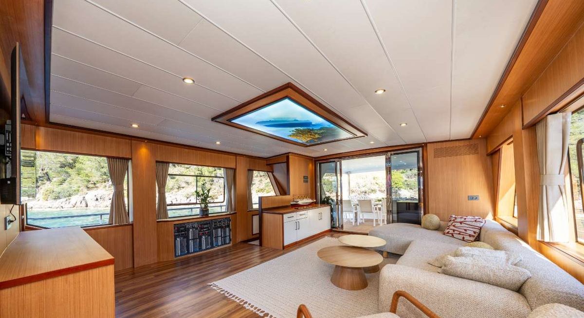 LILA yacht charter 5