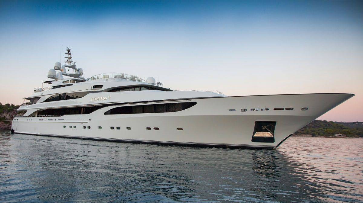 LIONESS V yacht charter 1