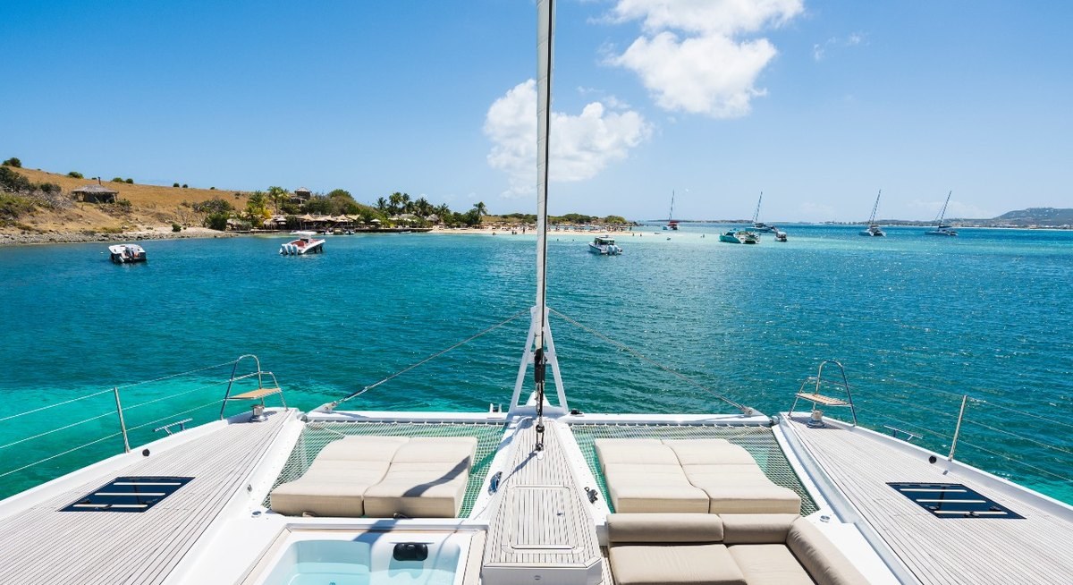 LISA OF THE SEAS yacht charter 4