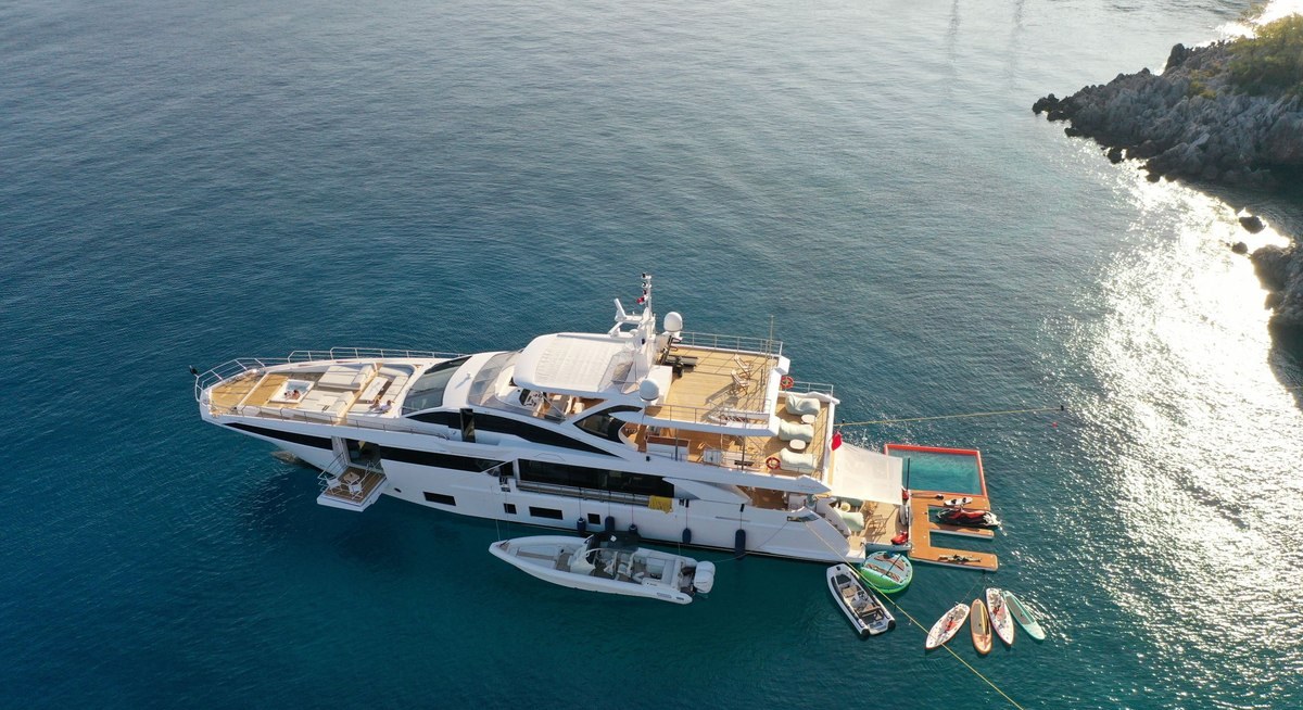 LOVE T yacht charter 1