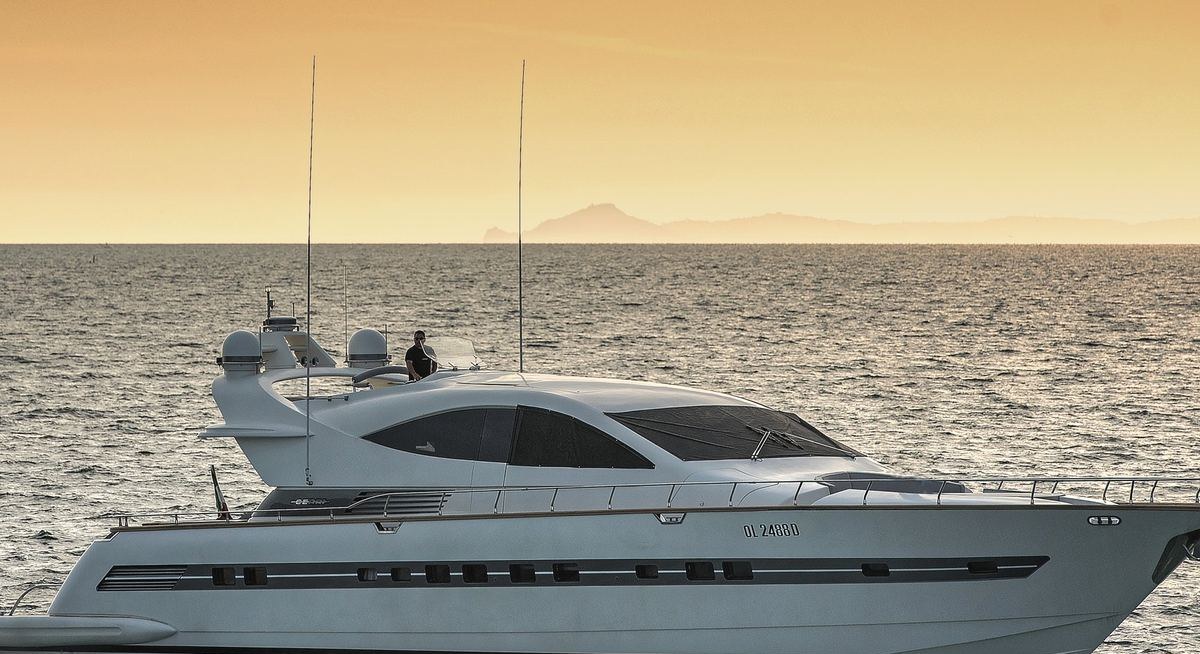LUDI yacht charter 1