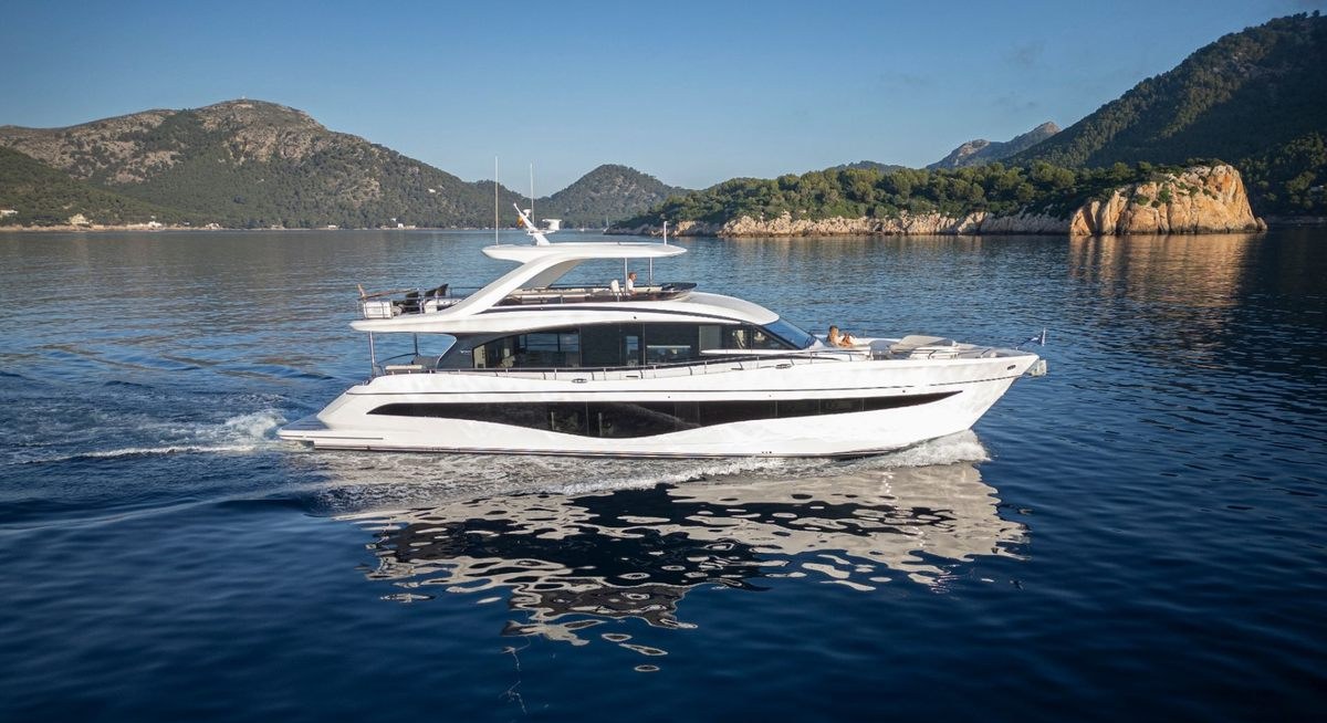 LUMI yacht charter 1