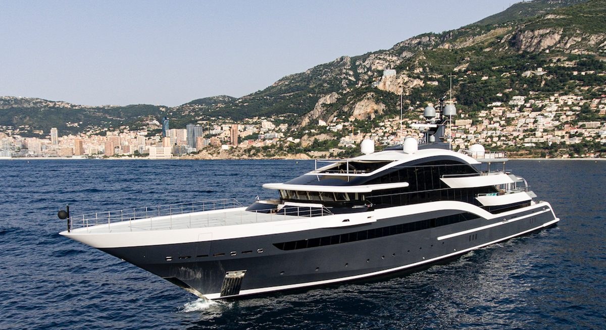 Yacht charter LUNA YACHT CHARTER