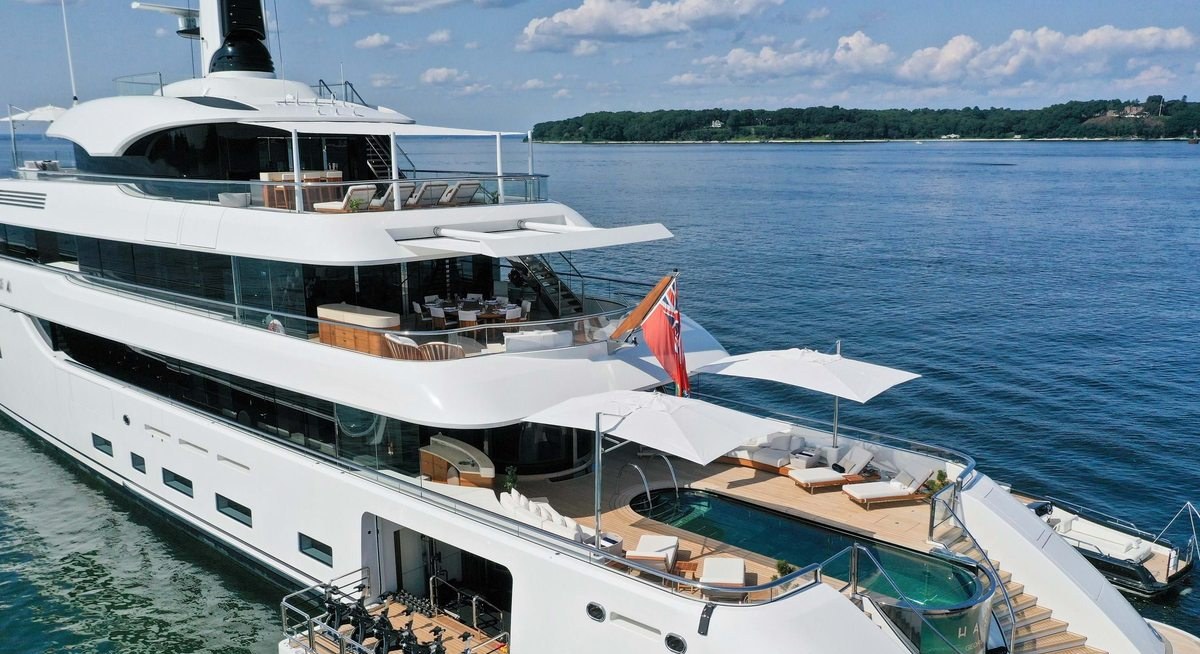 LUNASEA yacht charter 5