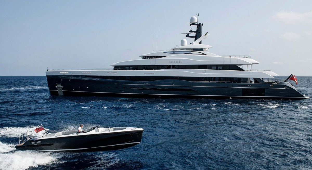 M'BRACE YACHT CHARTER yacht charter