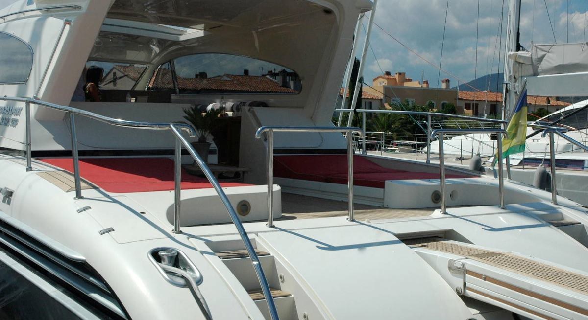 MADNESS yacht charter 1