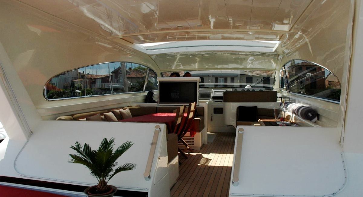 MADNESS yacht charter 2