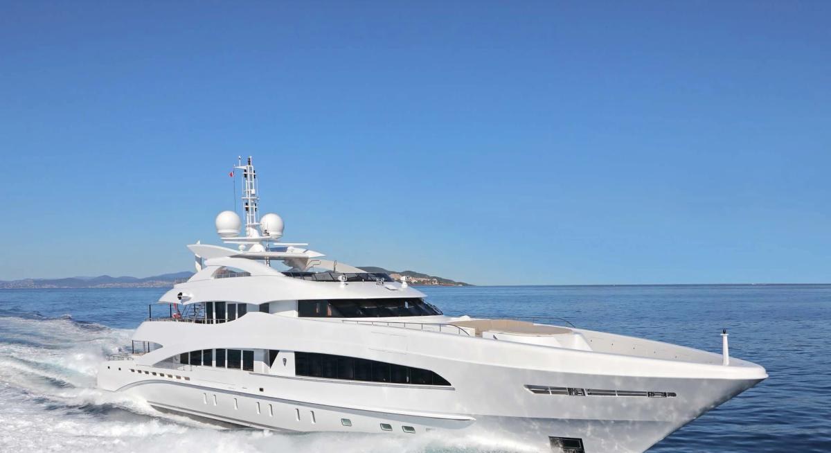 MADO yacht charter 1