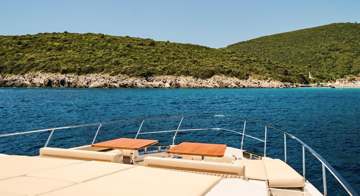MADRA II yacht charter 2