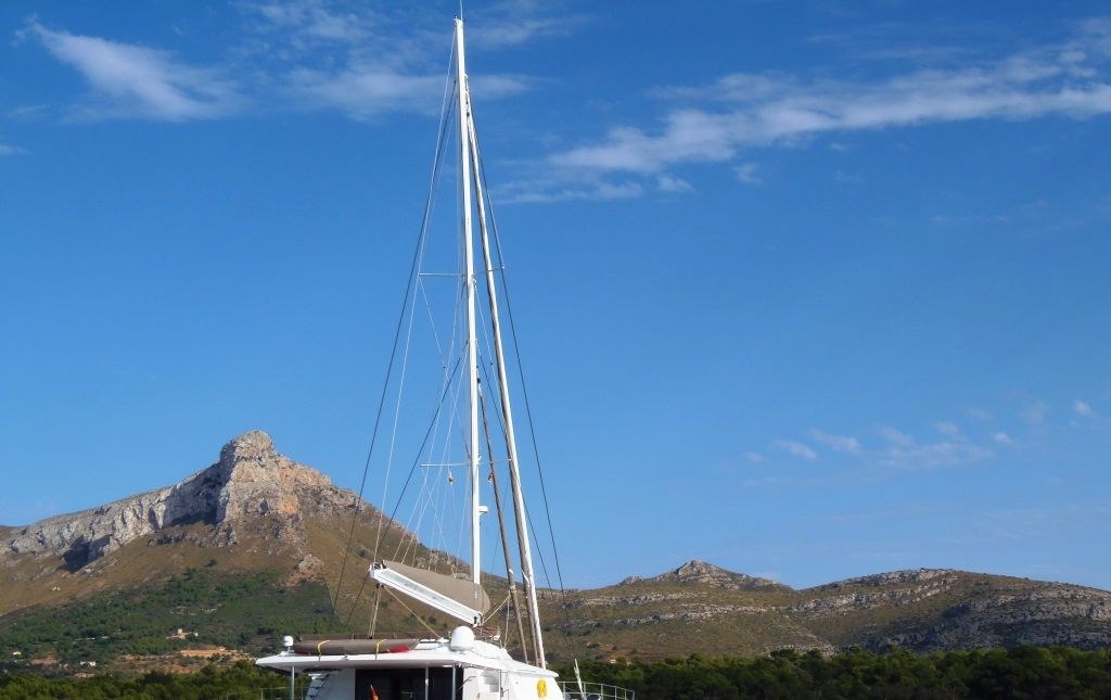 MAGEC yacht charter 4