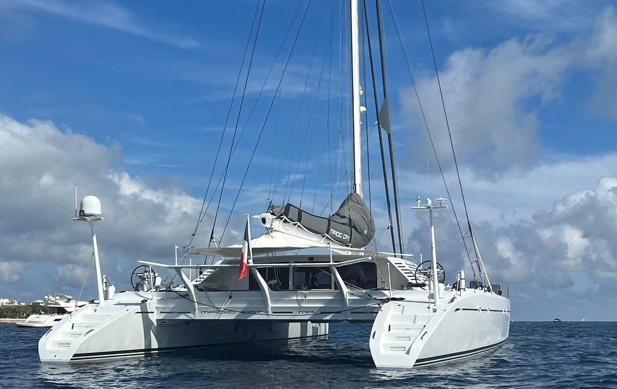 MAGIC CAT yacht charter 1