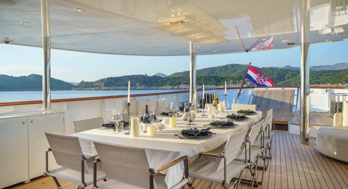 MAIA yacht charter 3