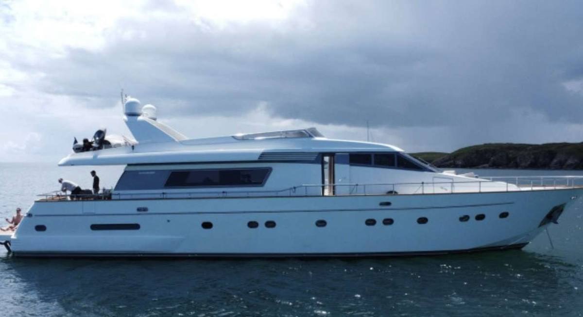 MAMMA'S yacht charter 2
