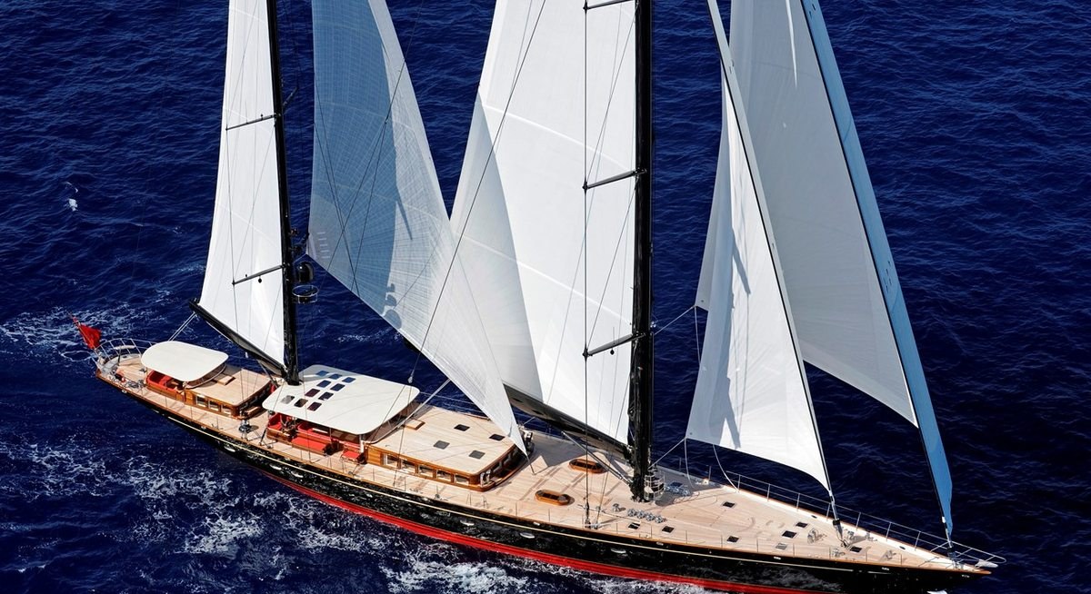 MARIE yacht charter 3