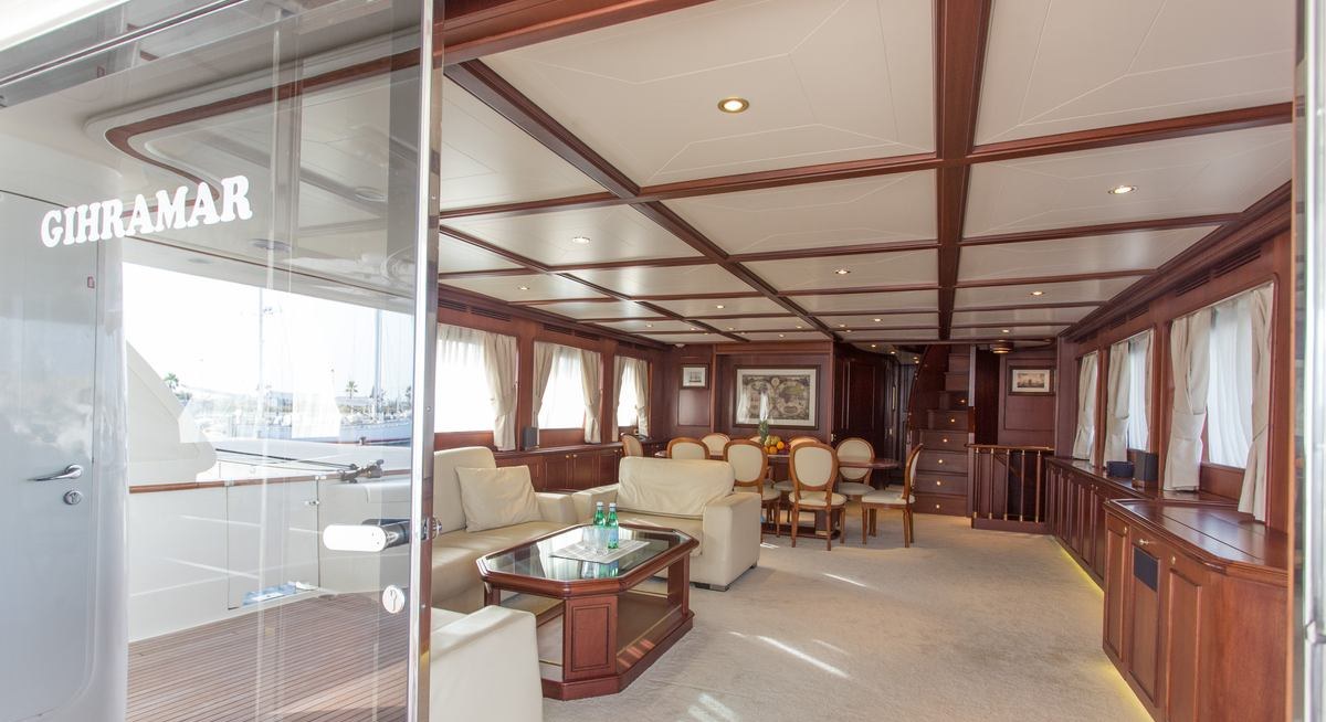 MASCOTTE yacht charter 1
