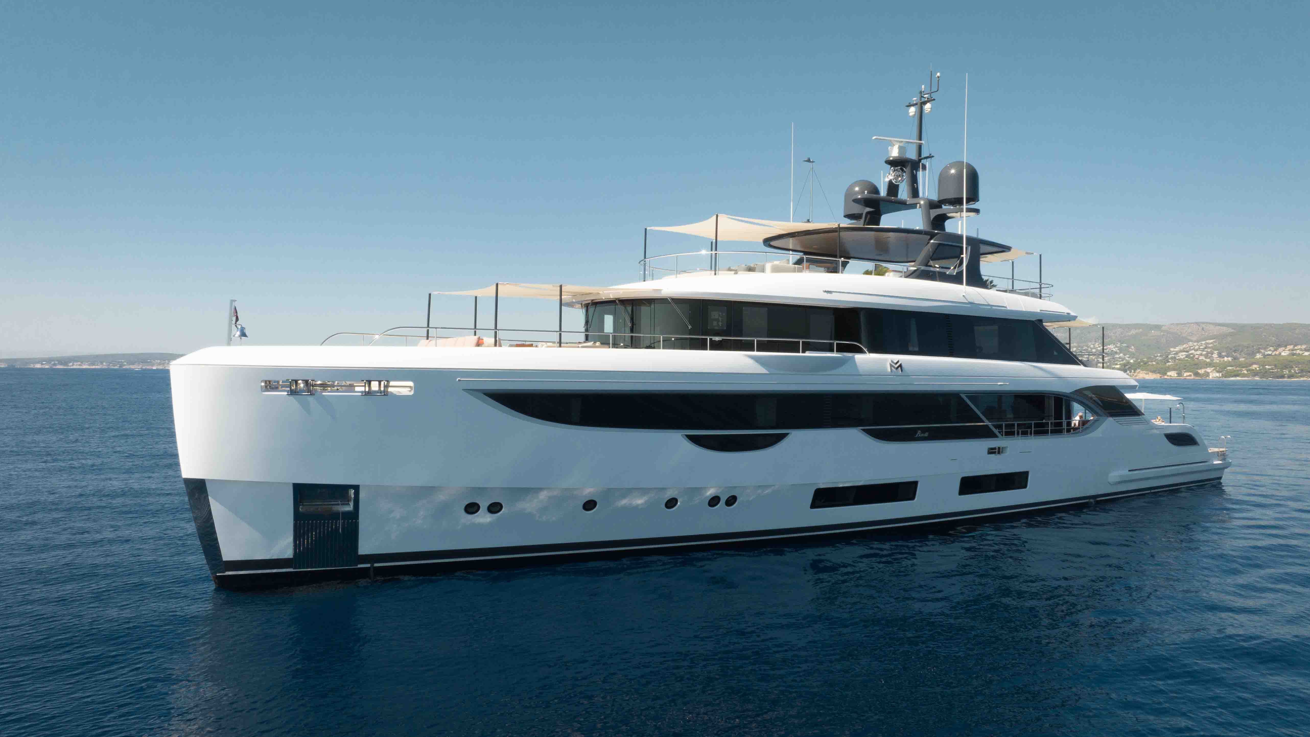 MAVERICK yacht charter 1