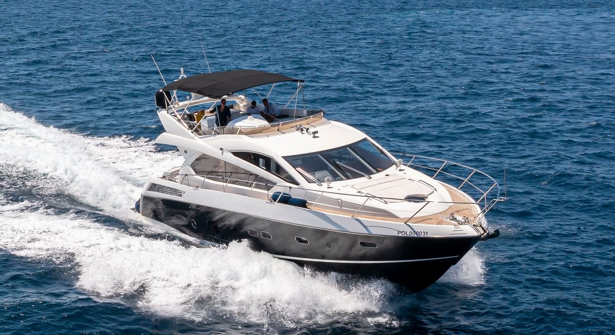MIDNIGHT SUMMER DREAM YACHT CHARTER yacht charter