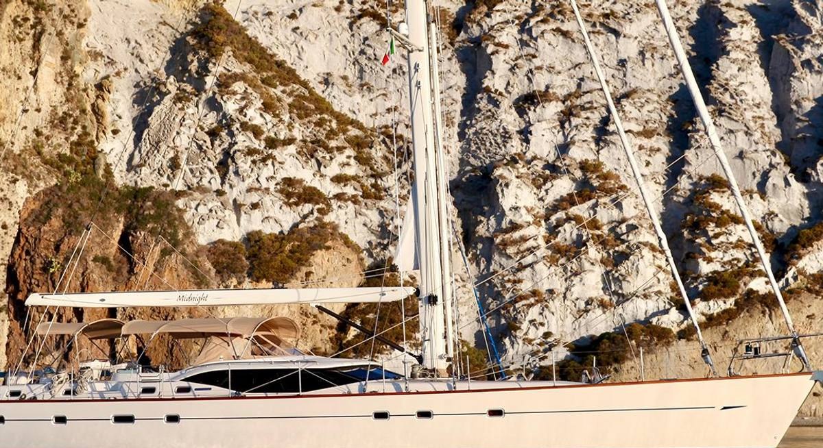 MIDNIGHT YACHT CHARTER yacht charter