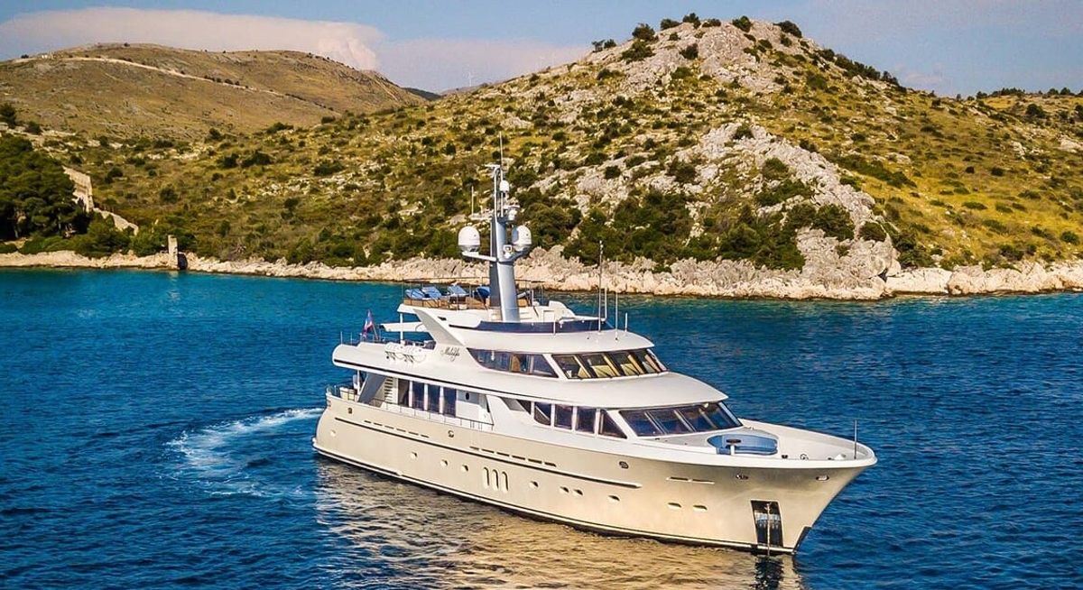 MILAYA yacht charter 1
