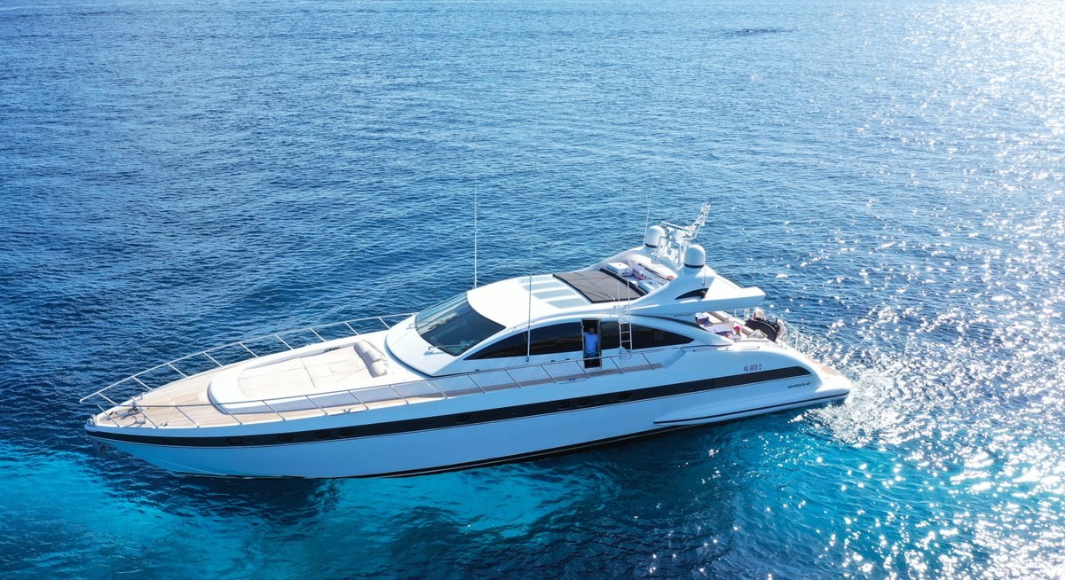MILU II yacht charter 5