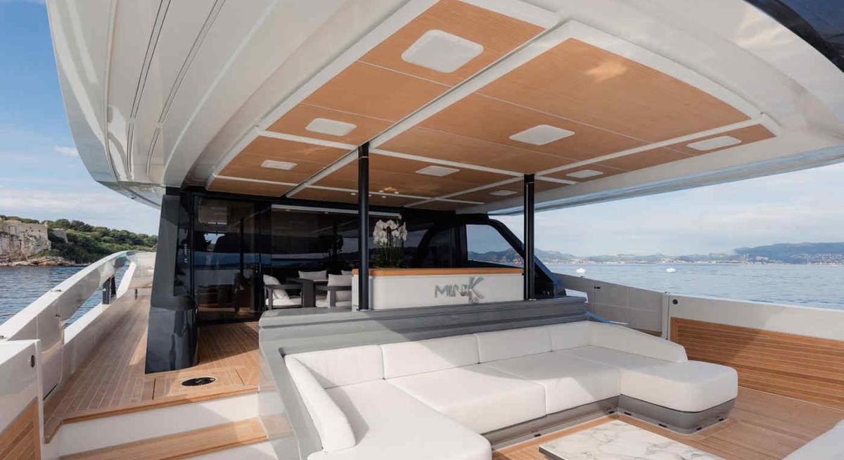 MINI K2 yacht charter 3