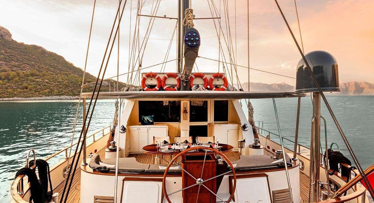MIO VENTO yacht charter 3
