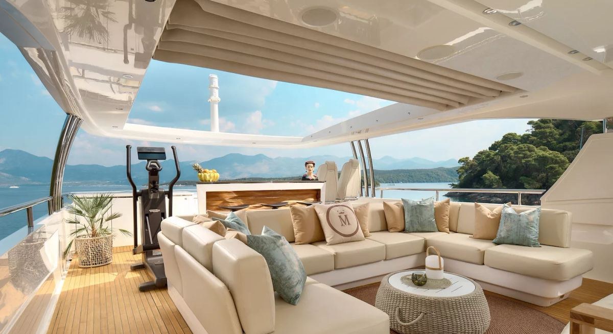 MIRAGE IV yacht charter 3
