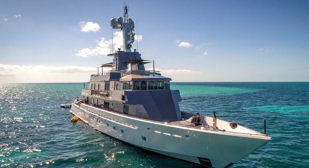 MIZU YACHT CHARTER yacht charter