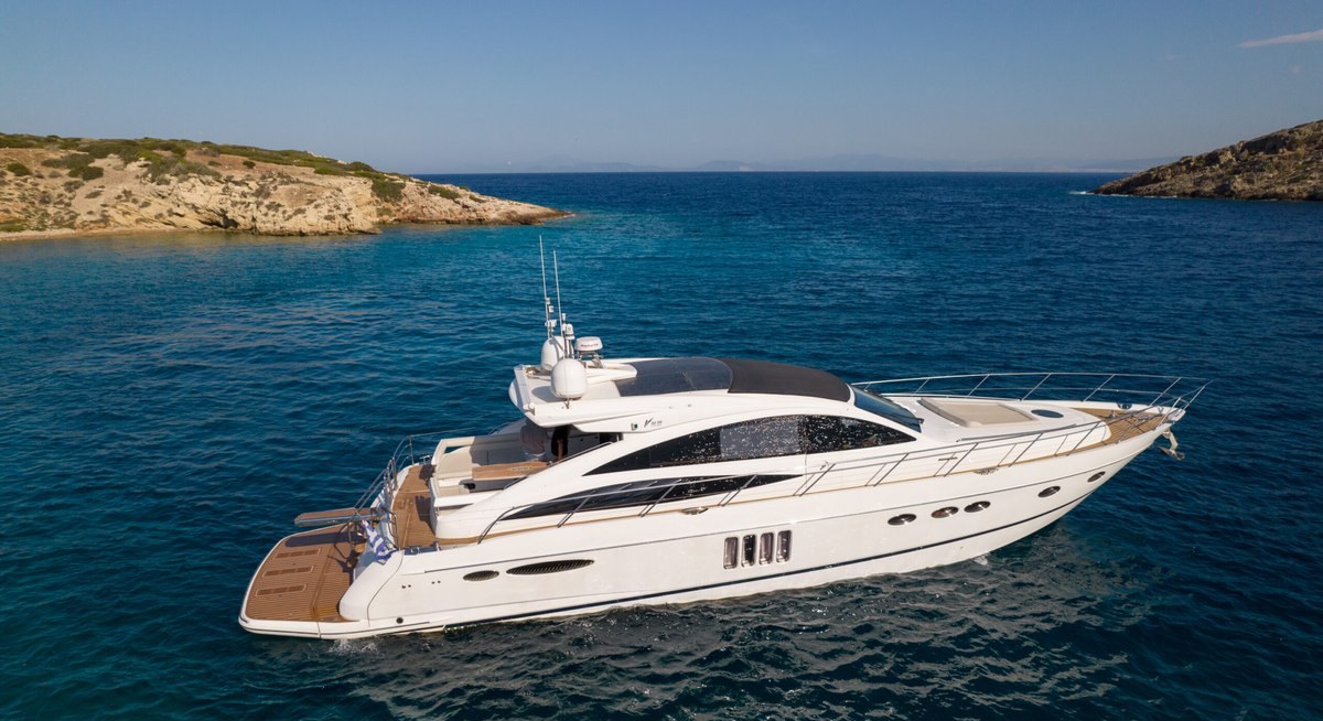 MOJO yacht charter 1