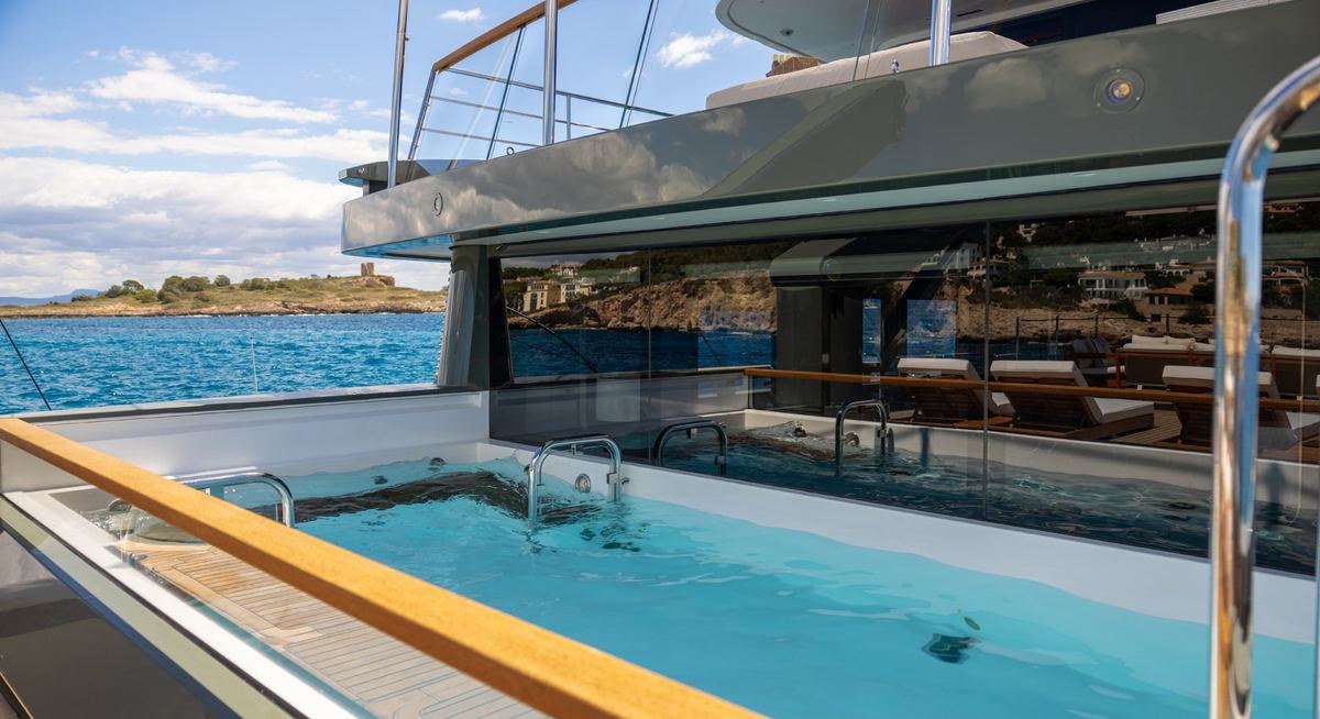 MOKA yacht charter 2