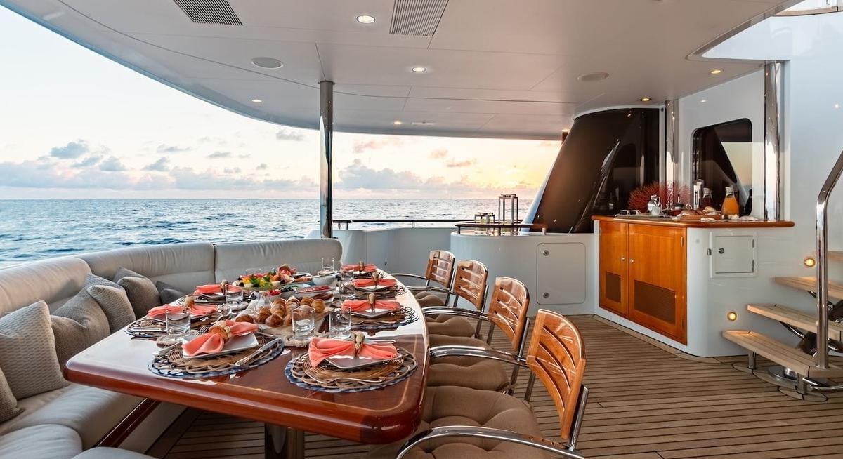 MYSTIQUE yacht charter 4