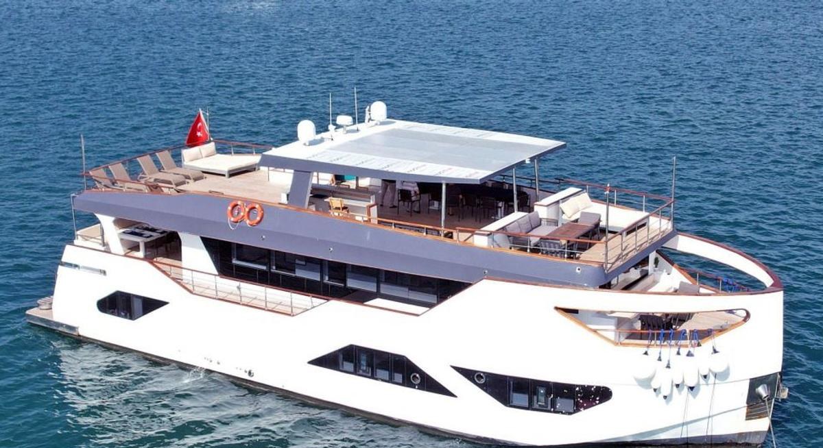 NAYK 3 yacht charter 1