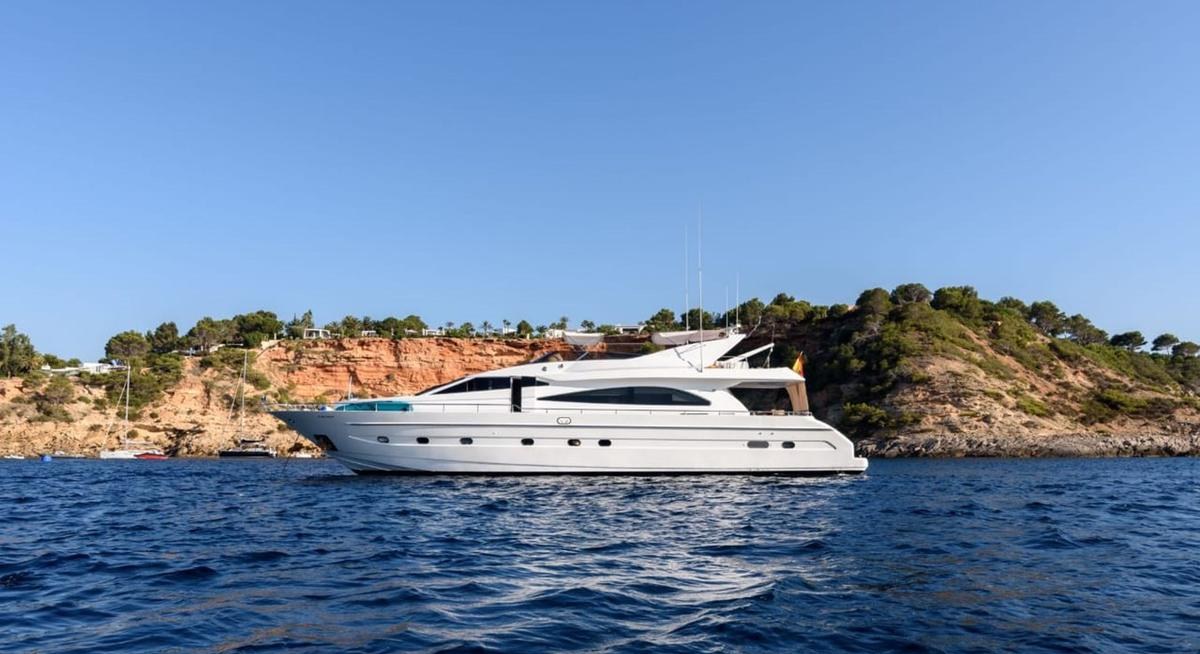 NEPHENTA yacht charter 1