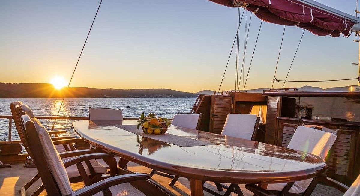 NOSTRA VITA yacht charter 3