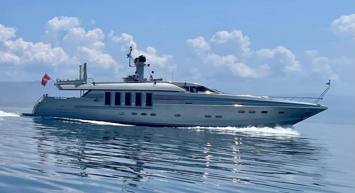 NOT GUILTY III YACHT CHARTER yacht charter