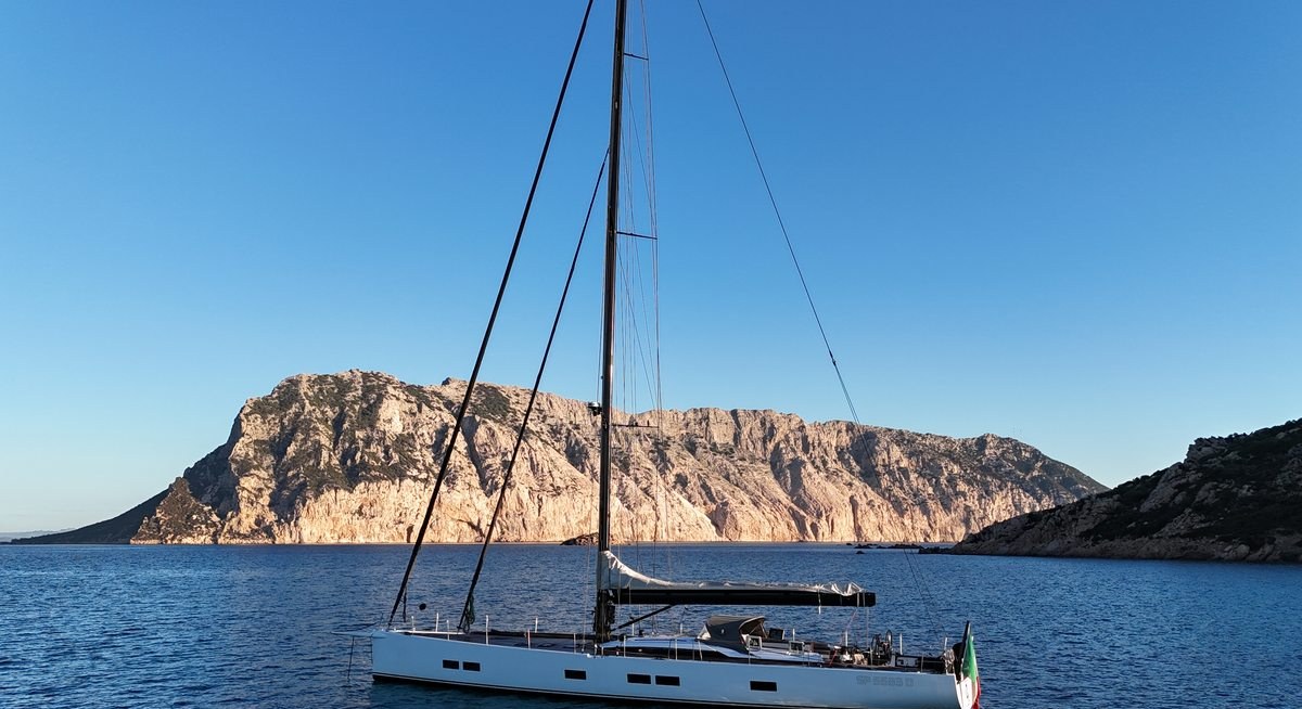 O2 yacht charter 1
