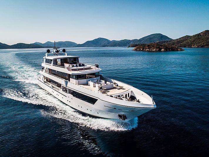 OCEAN BREEZE yacht charter 1