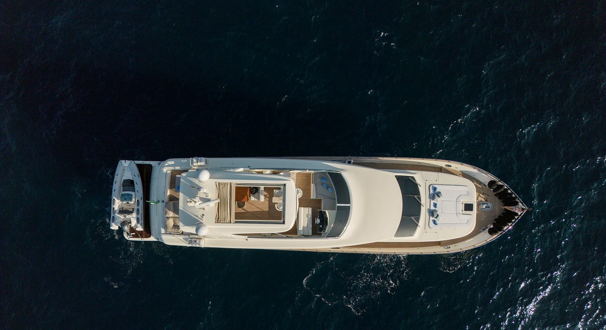 OCEAN DELTA 11 yacht charter 5