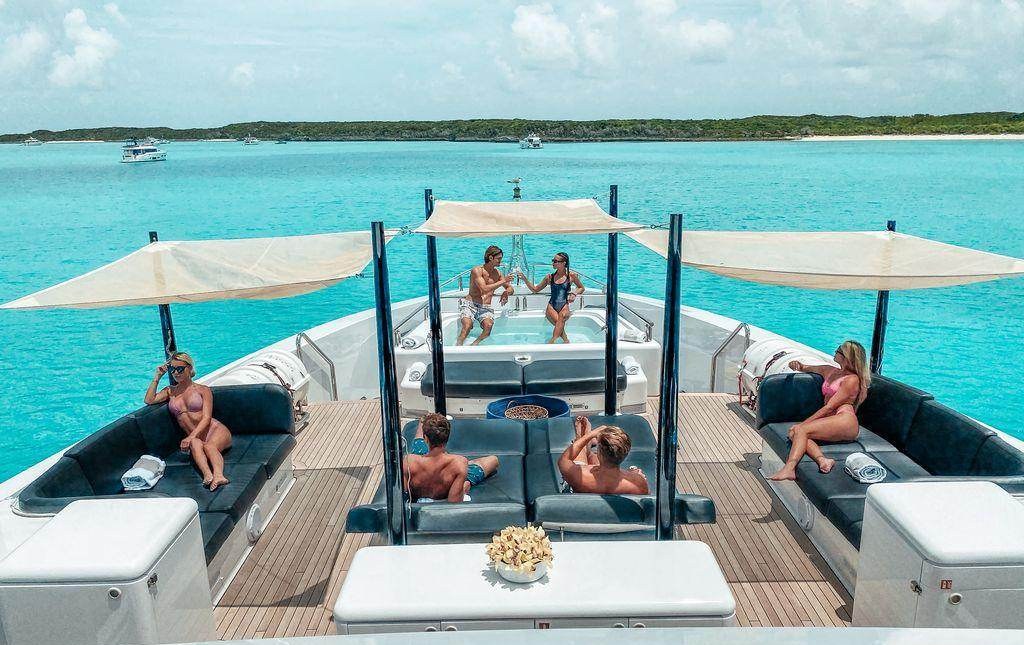 OCULUS yacht charter 2