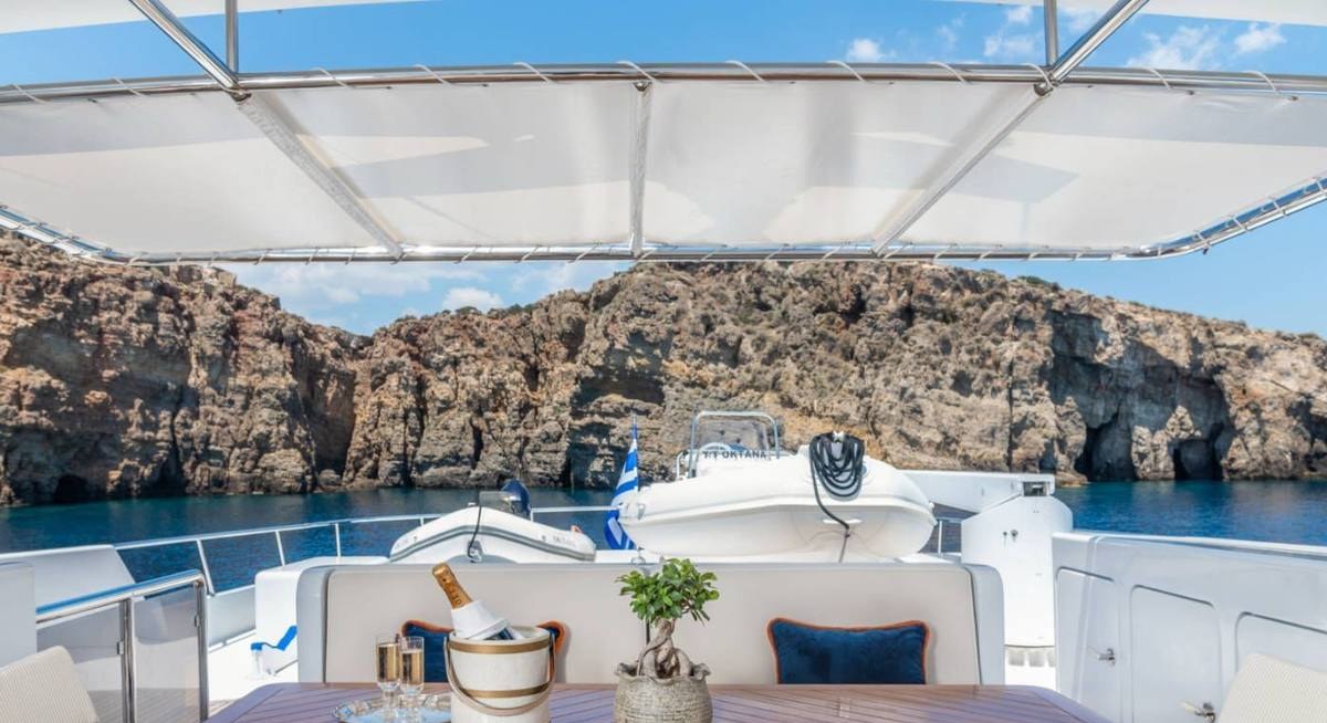 تأجير يخت OKTANA YACHT CHARTER