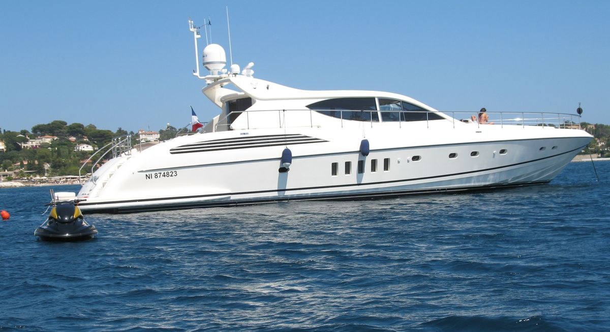 OLA MONA yacht charter 1