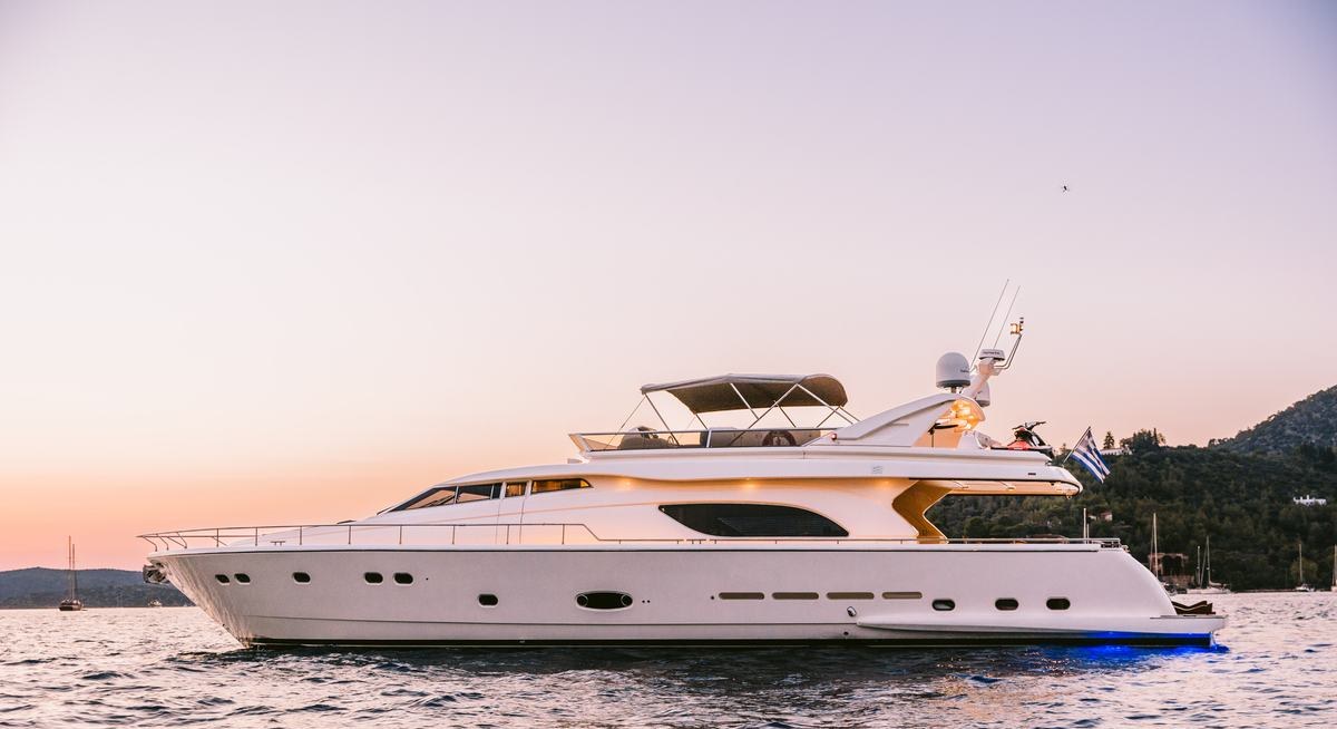 تأجير يخت OXYGEN 8 YACHT CHARTER
