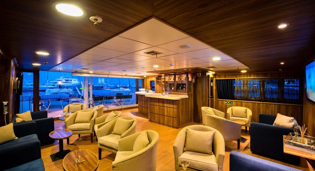 PAN ORAMA yacht charter 4