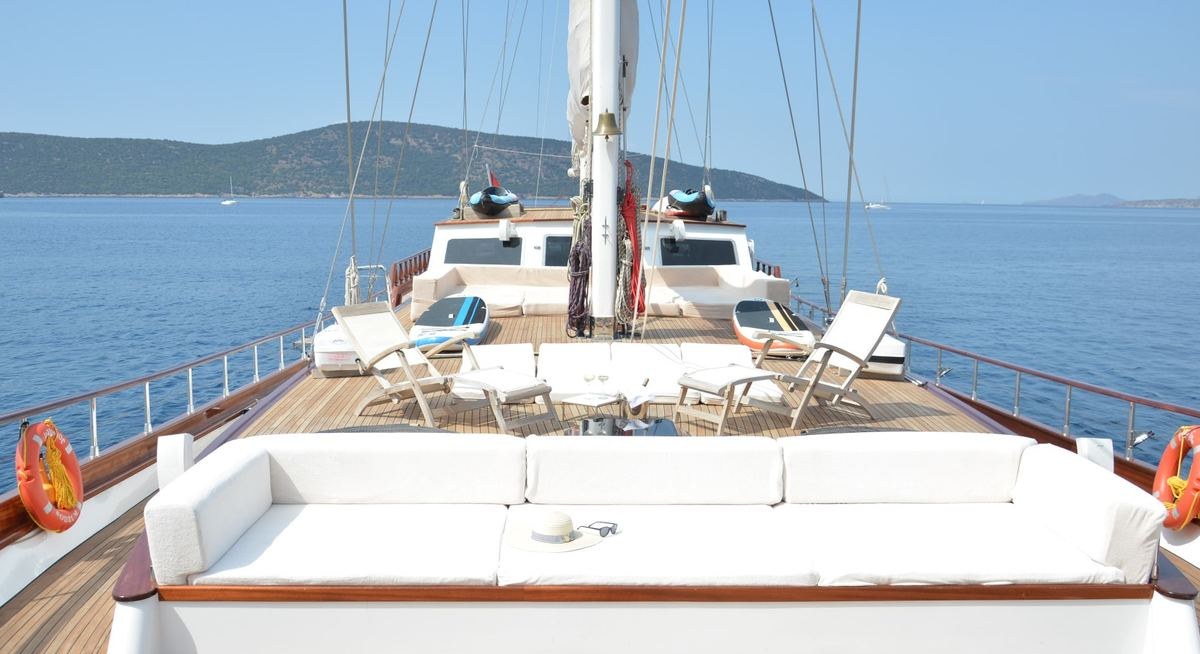 PAPA JOE yacht charter 2