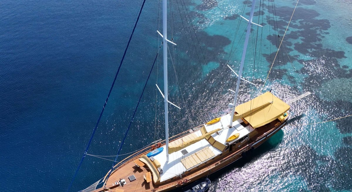 PARSS yacht charter 1