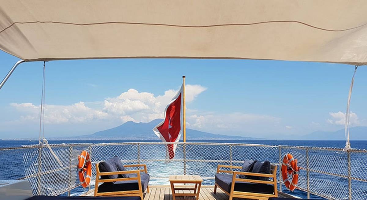 PERSUADER yacht charter 2