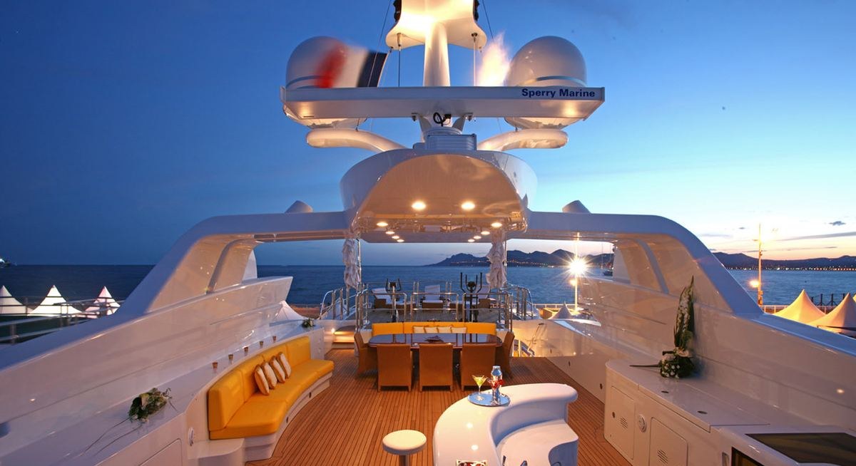 PLATINUM yacht charter 3