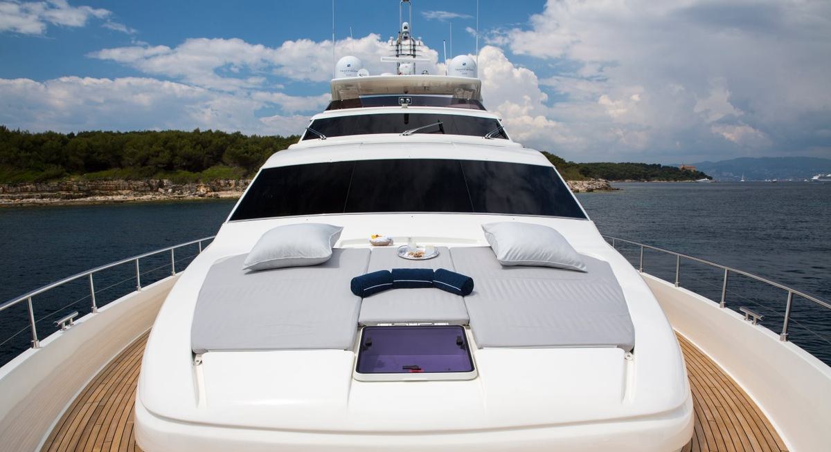PORTHOS SANS ABRI yacht charter 2
