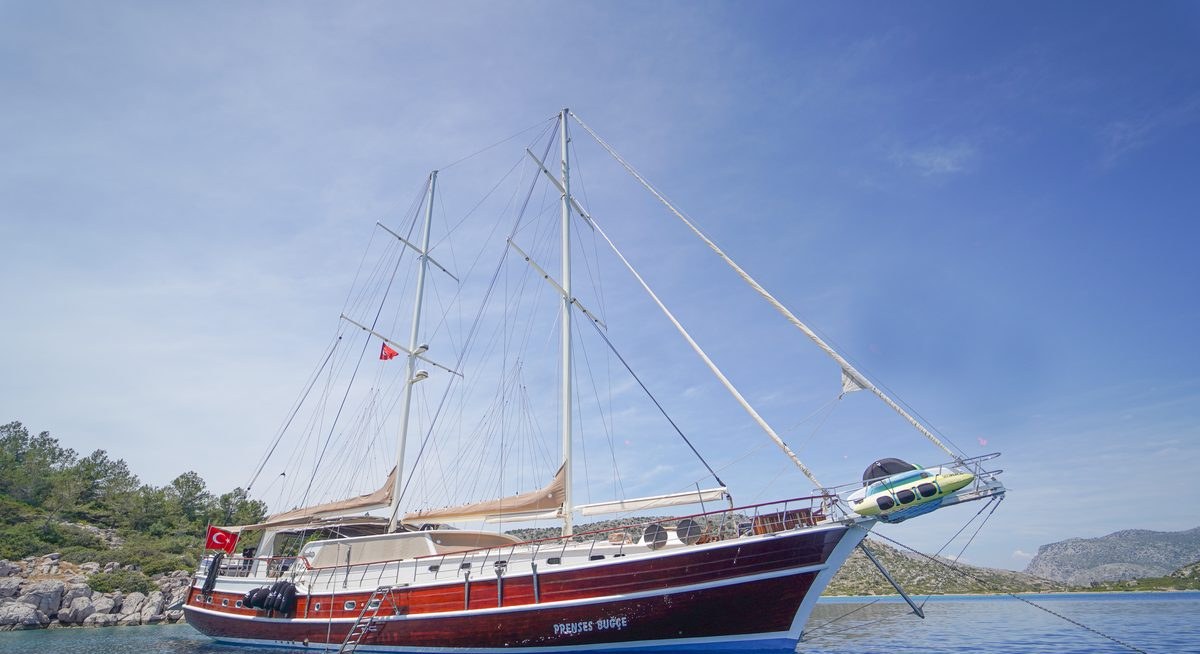 PRENSES BUGCE yacht charter 1