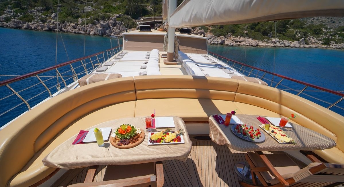 PRENSES BUGCE yacht charter 2